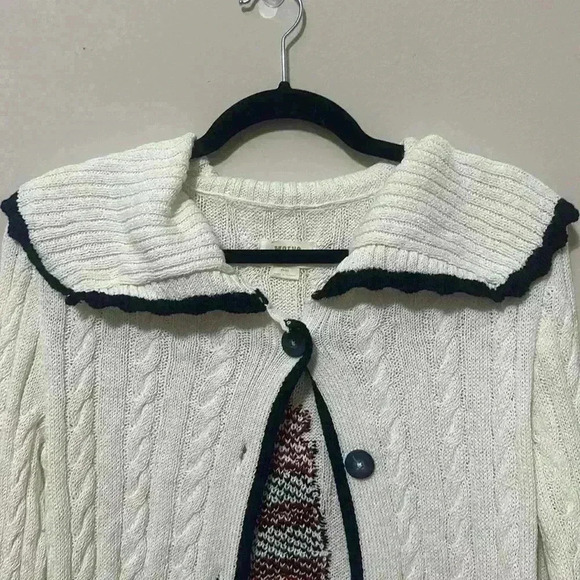 Maeve - Picture 2 of 11